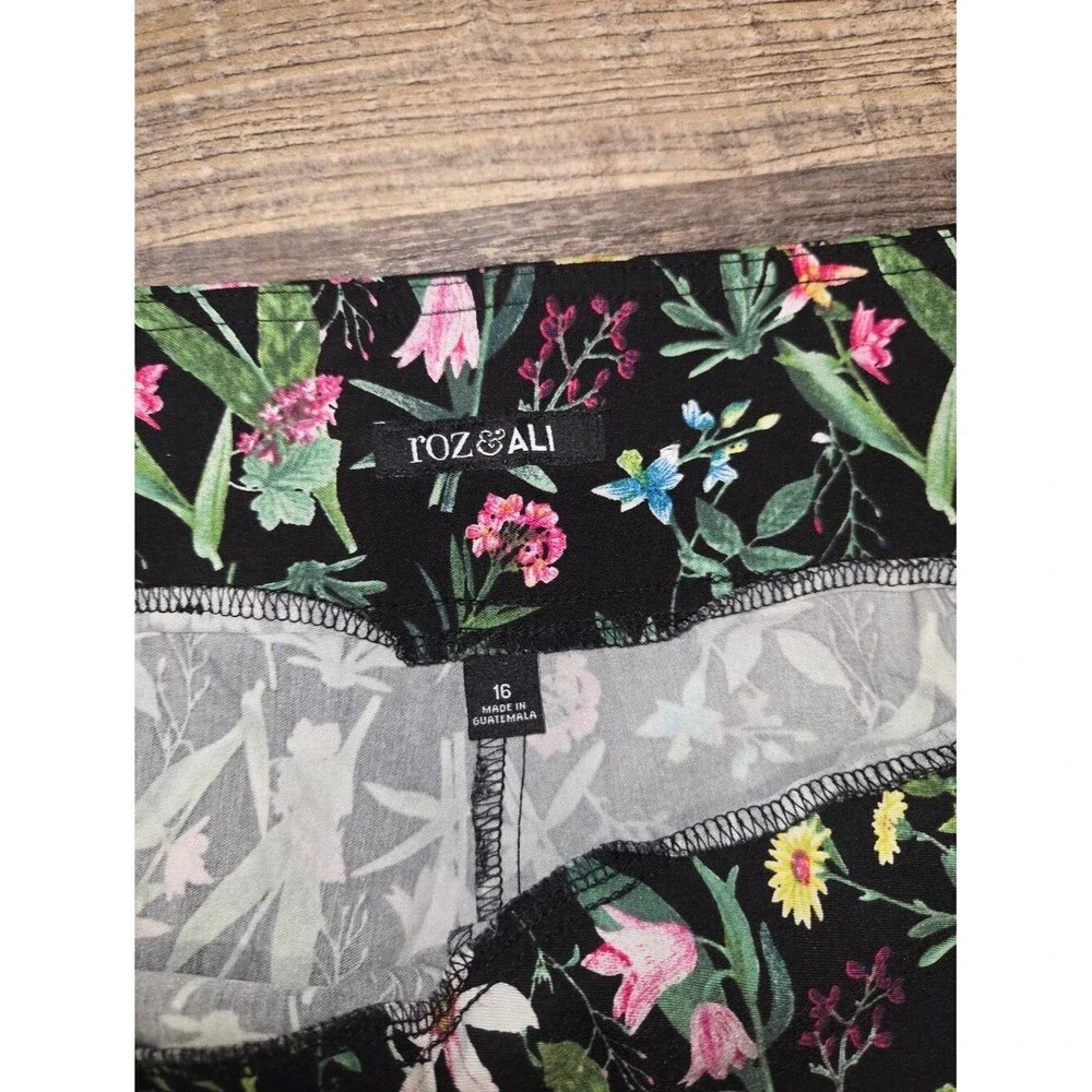 Roz & Ali Floral Stretch Cropped Pants